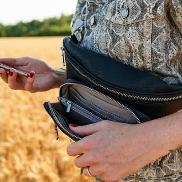 WANTED: The Poppy & Peonies Brooke Belt Bag - Picture 2 of 2